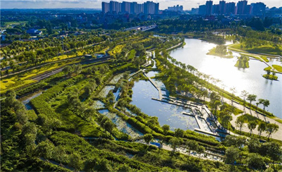 在海綿城市建設(shè)中，首先要解決的問(wèn)題是雨水收集